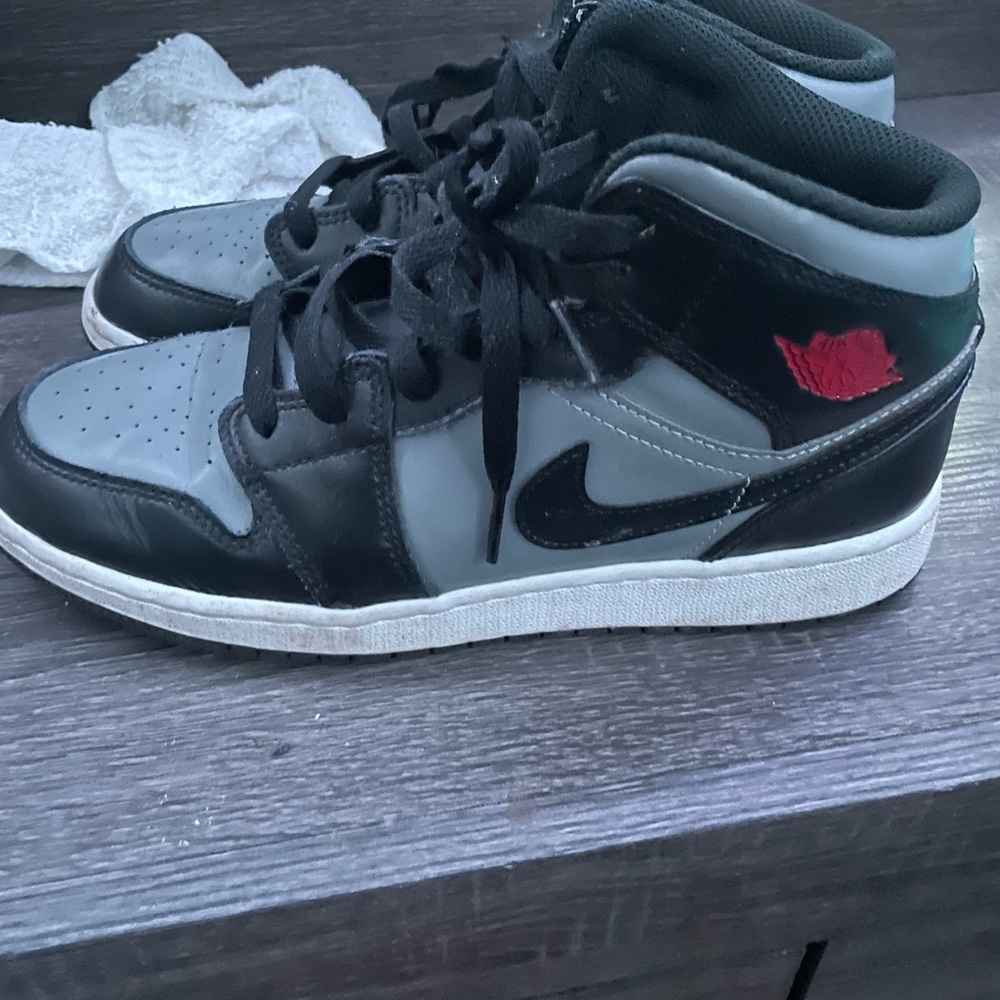Jordan 1s - Picture 2 of 4
